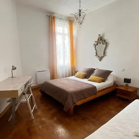 Apartment The Yellow House *