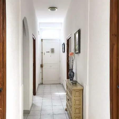 The Yellow House 아파트