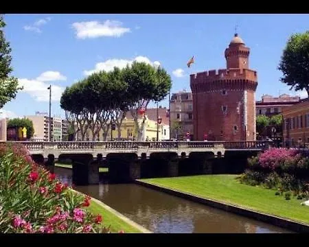 The Yellow House * Perpignan